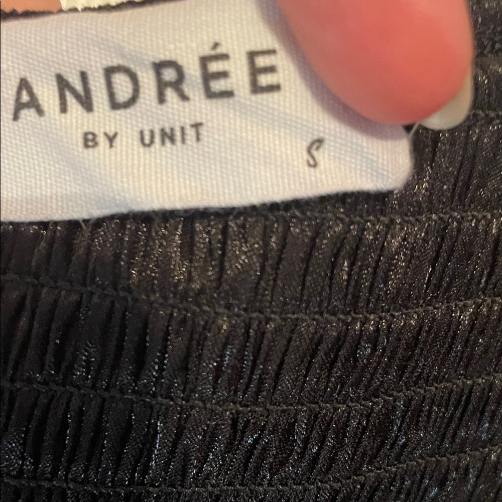 Andree Elegant Black Blouse - Picture 4 of 5